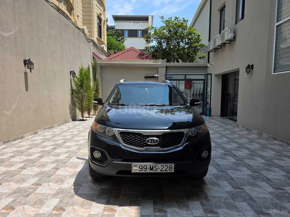 Kia Sorento — фото 1/4