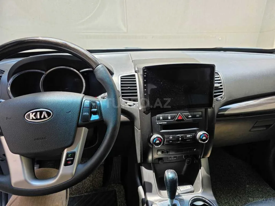 Kia Sorento — фото 3/4