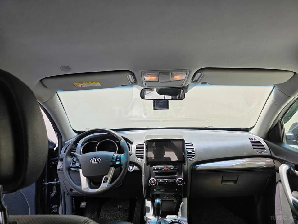 Kia Sorento — фото 4/4