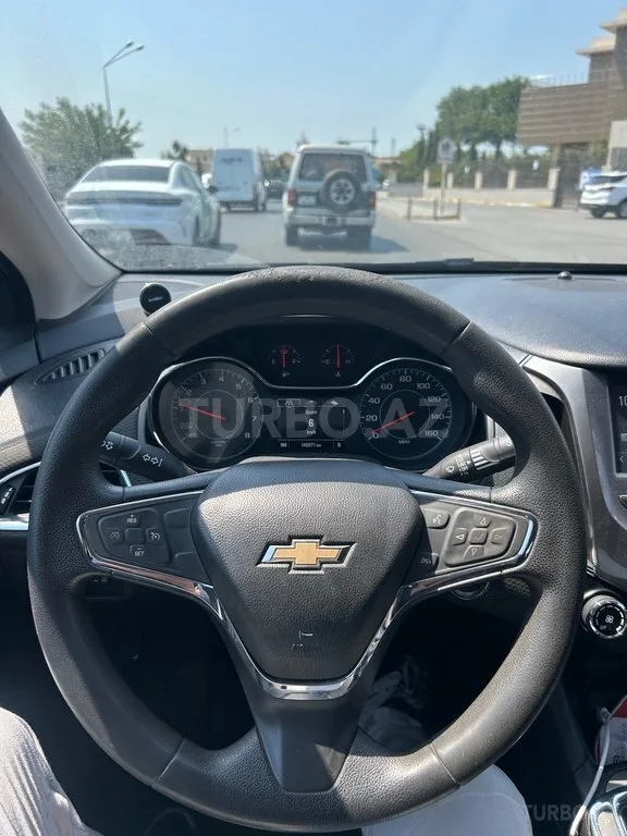 Chevrolet Cruze — foto 3/4