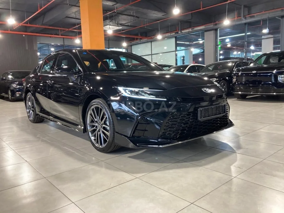 Toyota Camry — foto 1/4