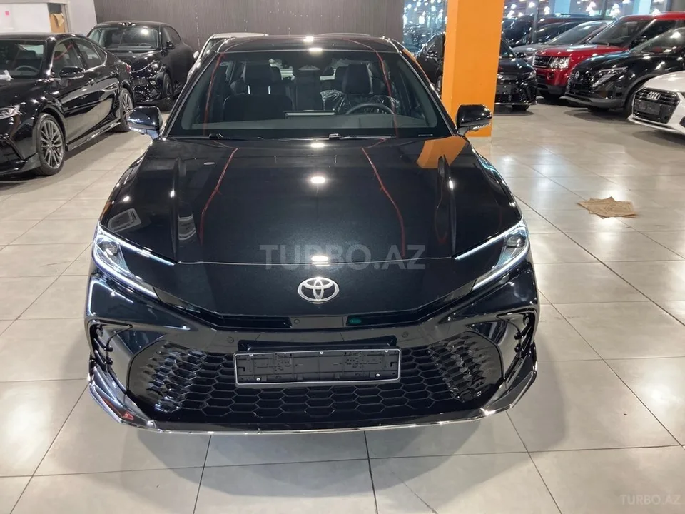 Toyota Camry — foto 2/4
