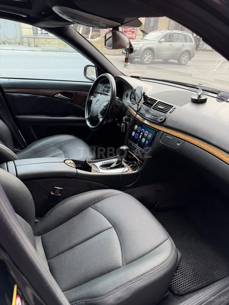 Mercedes E 280 — фото 4/4