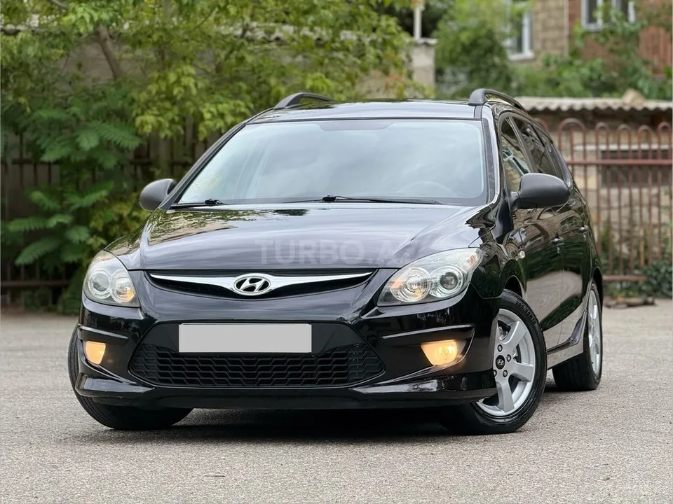 Hyundai i30 — фото 1/4