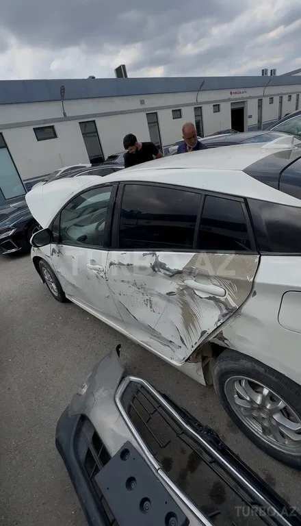 Toyota Prius — фото 4/4