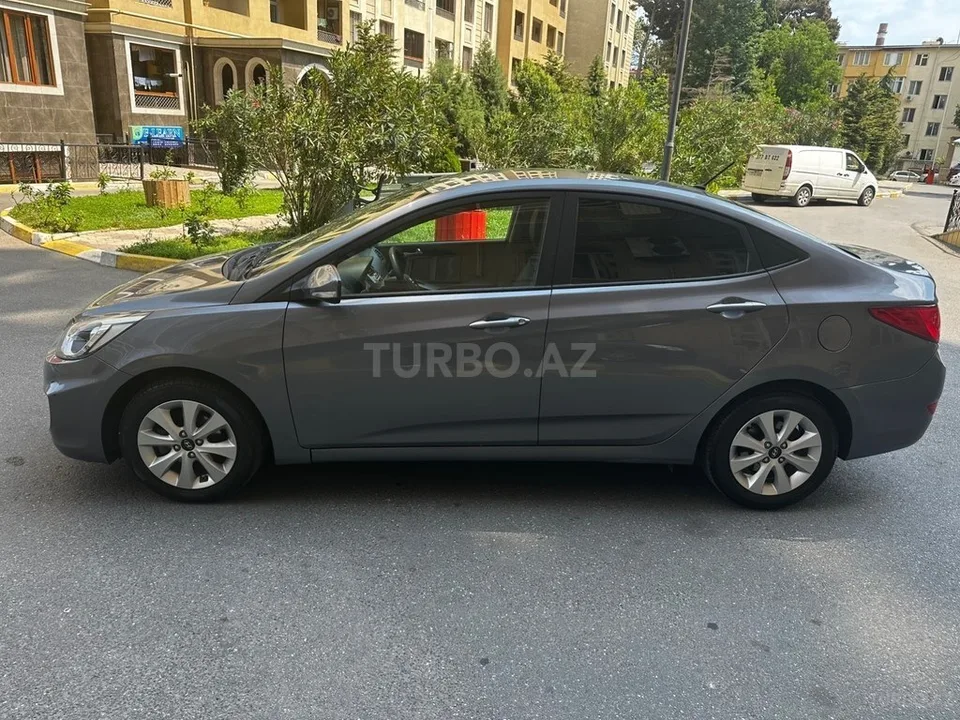 Hyundai Accent — foto 2/4