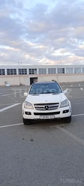 Mercedes GL 450 4MATIC — foto 1/4