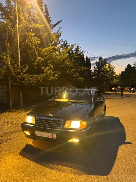 Mercedes C 230 — фото 1/4