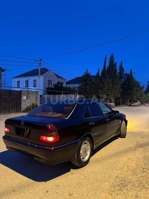 Mercedes C 230 — фото 3/4