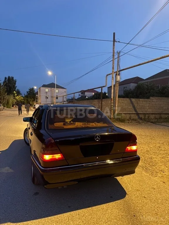Mercedes C 230 — фото 4/4