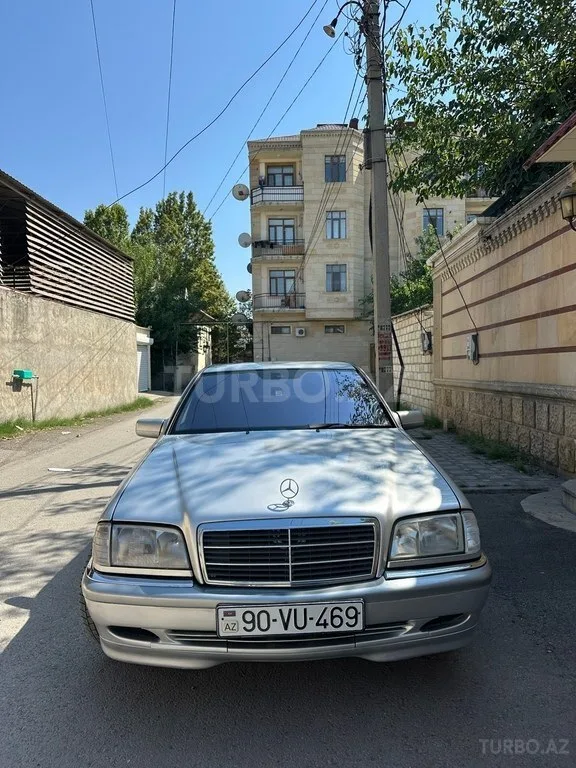Mercedes C 240 — фото 3/4