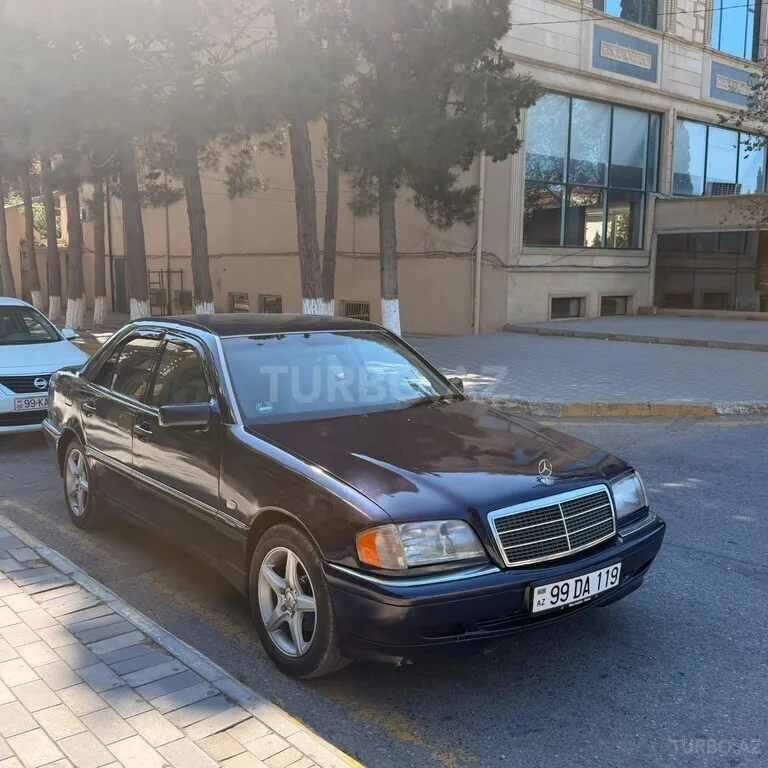 Mercedes C 200 — фото 3/4