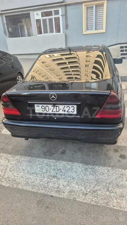 Mercedes C 180 — фото 2/4