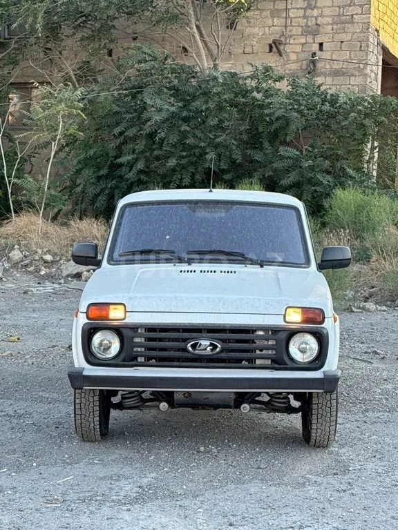 LADA (VAZ) Niva — фото 1/4