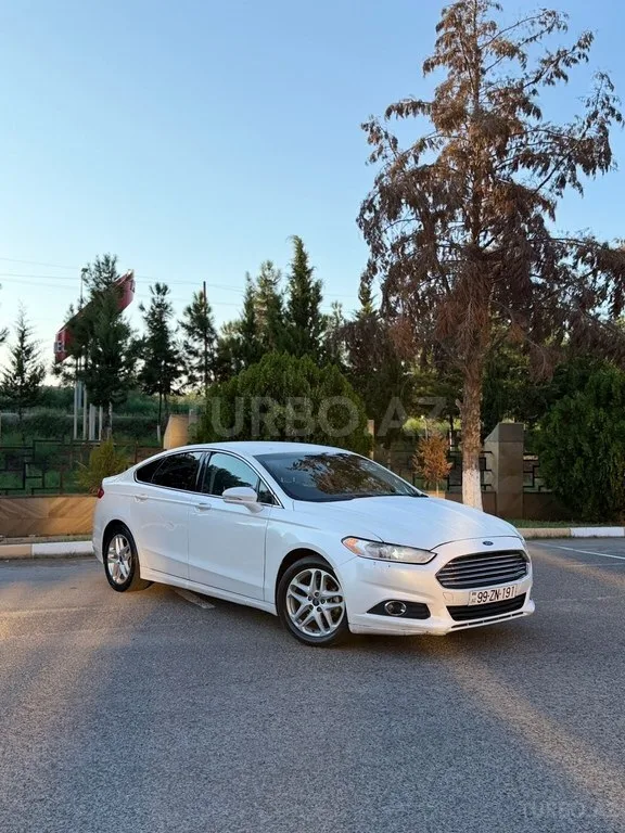 Ford Fusion (North America) — foto 3/4