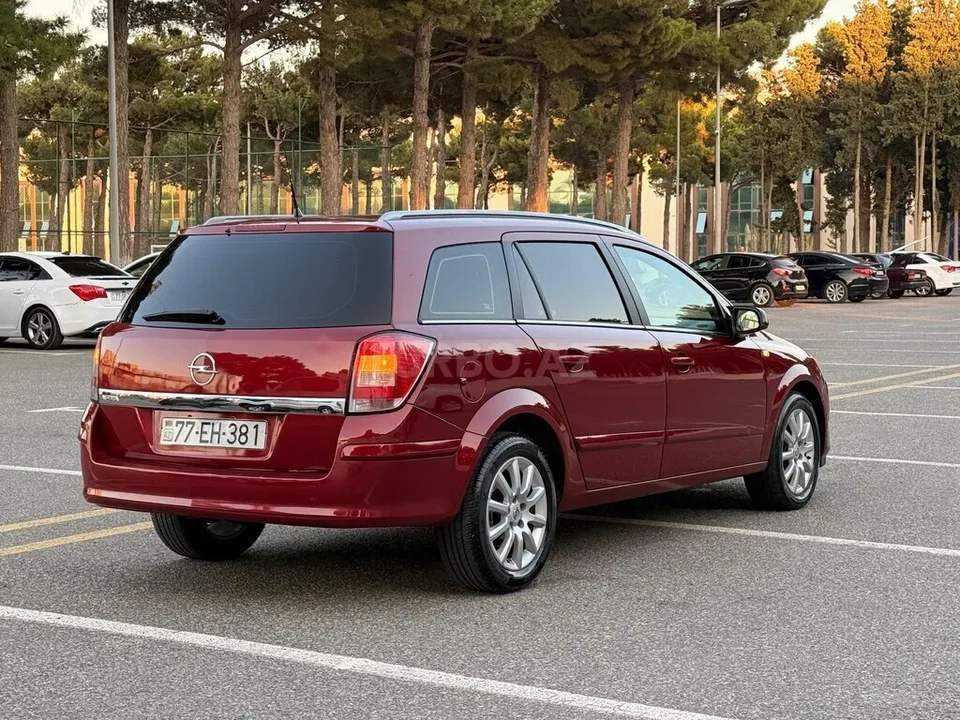Opel Astra — фото 4/4