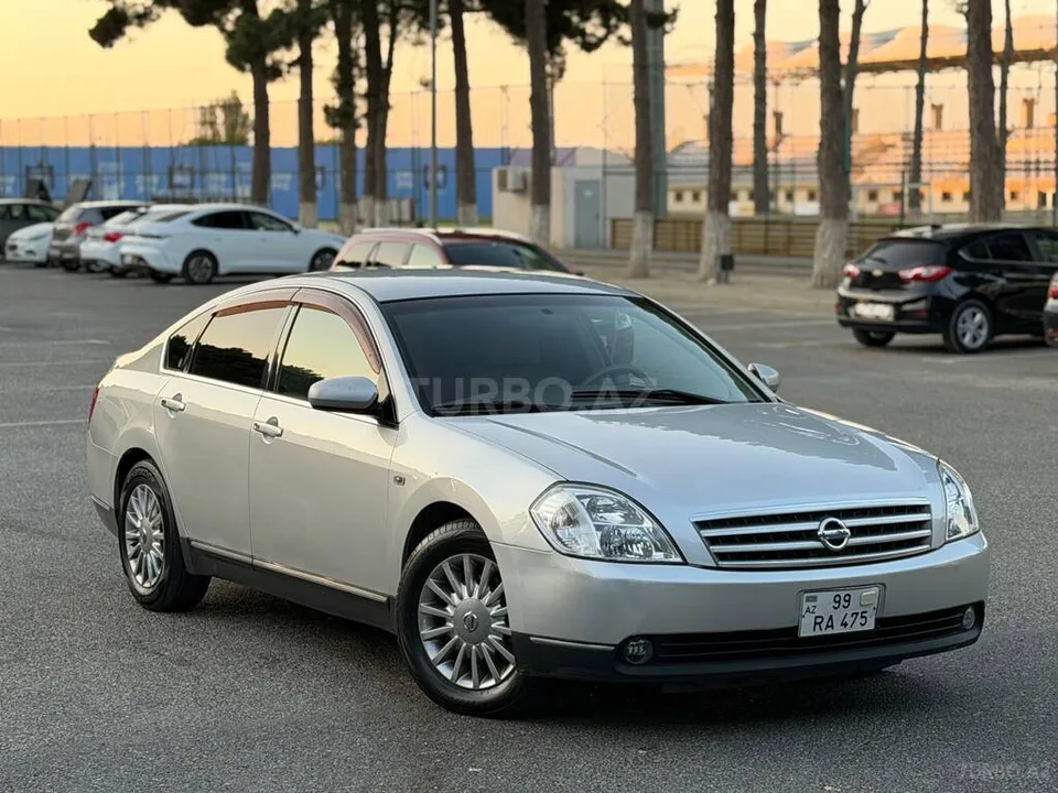 Nissan Teana — фото 1/4