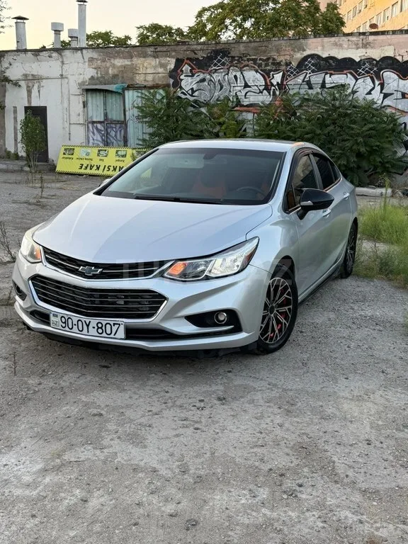 Chevrolet Cruze — фото 1/4