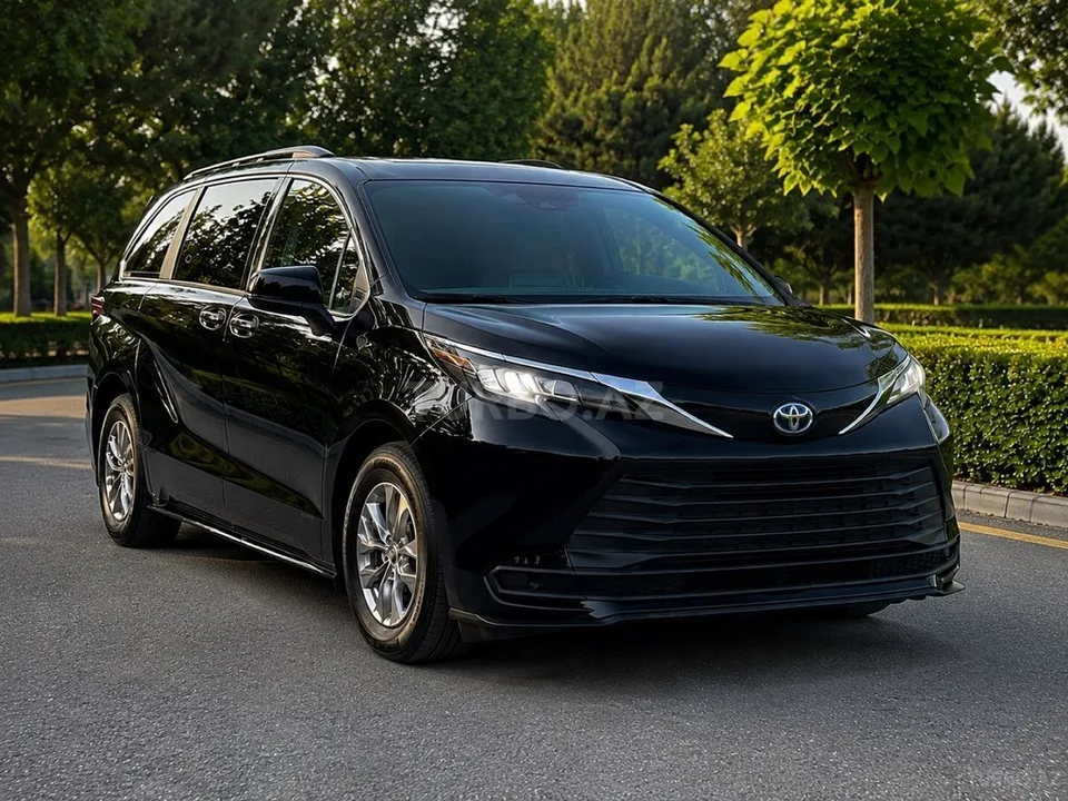 Toyota Sienna — фото 2/4