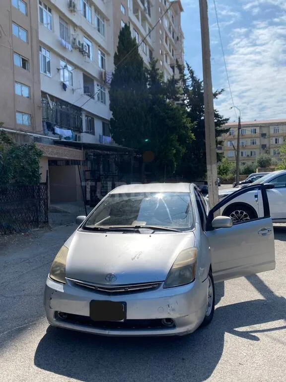 Toyota Prius — фото 2/4