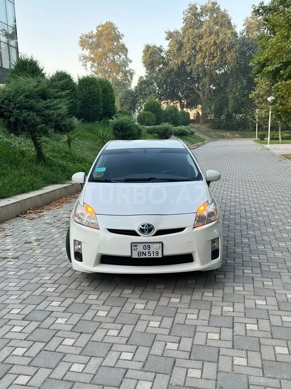 Toyota Prius — фото 1/4