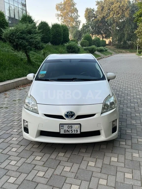 Toyota Prius — фото 2/4