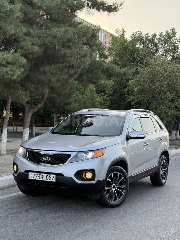 Kia Sorento — фото 1/4