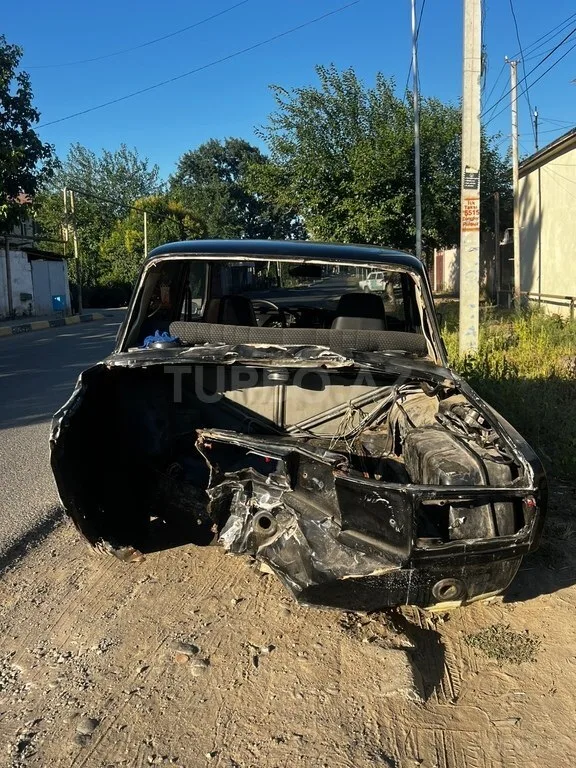 LADA (VAZ) 2107 — foto 1/4