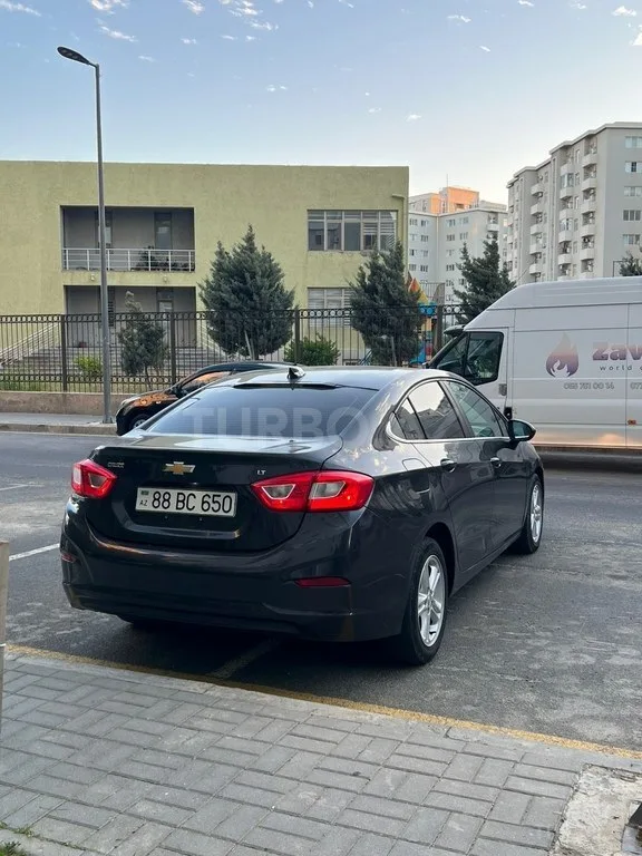 Chevrolet Cruze — foto 3/4