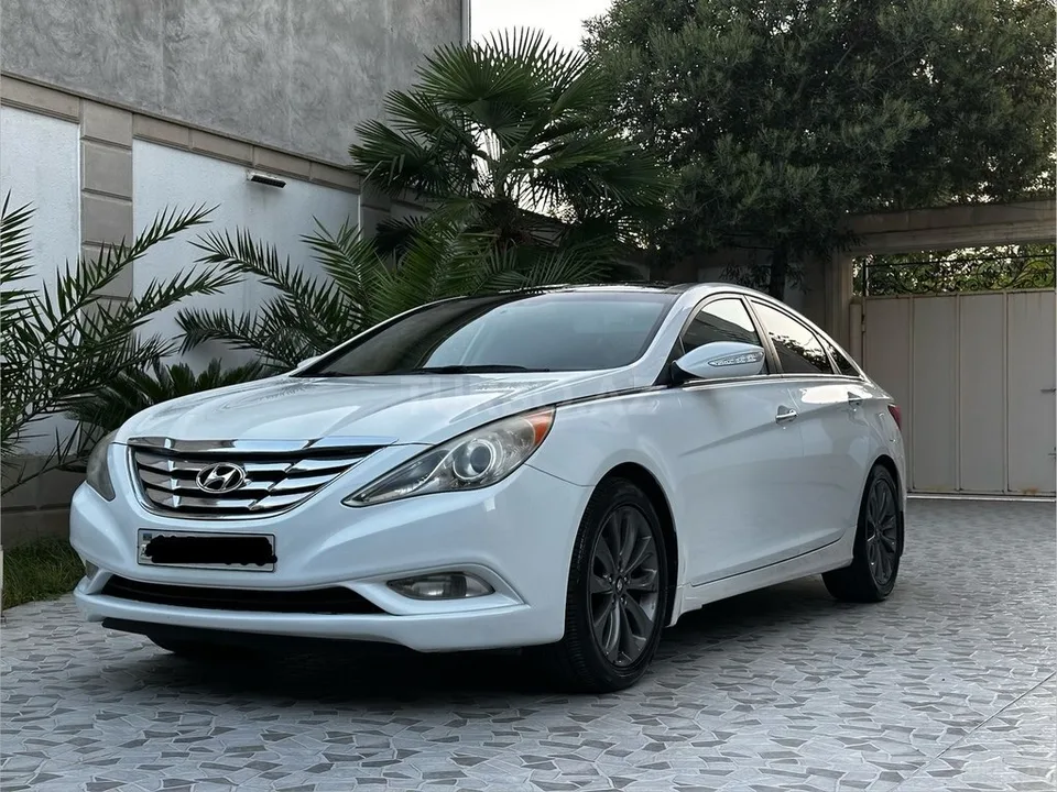 Hyundai Sonata — фото 1/4