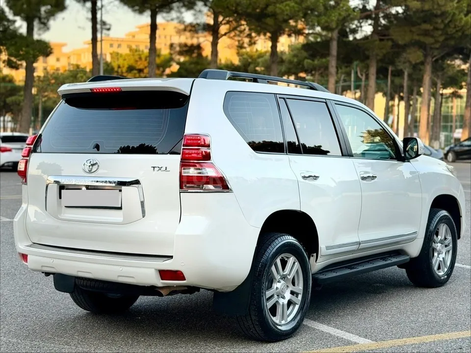 Toyota Land Cruiser Prado — фото 4/4