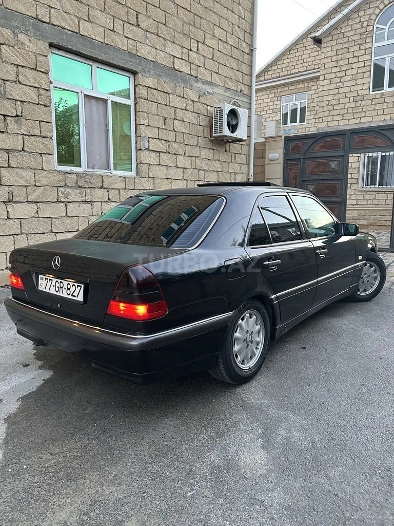Mercedes C 180 — фото 3/4