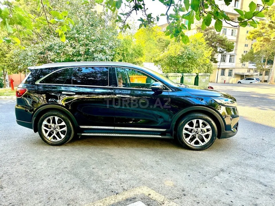 Kia Sorento — фото 4/4