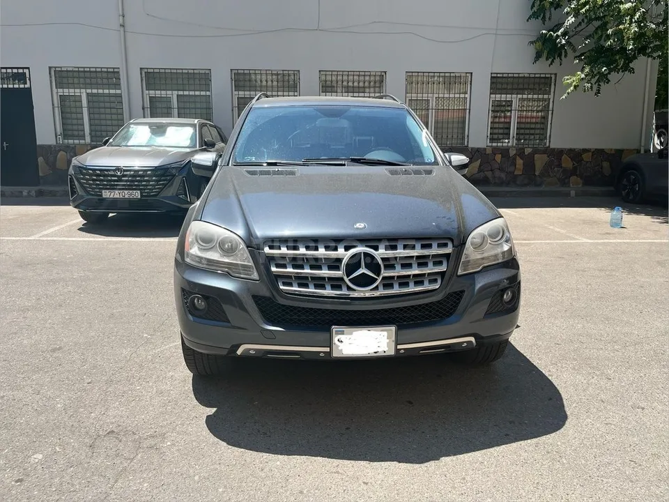 Mercedes ML 350 4MATIC — фото 1/4