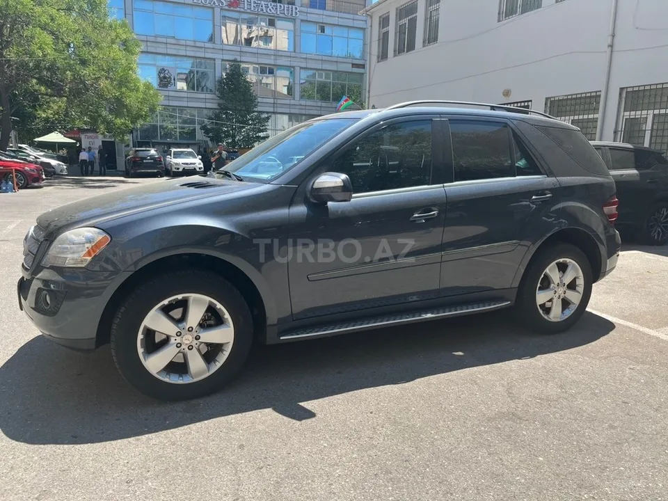 Mercedes ML 350 4MATIC — фото 2/4