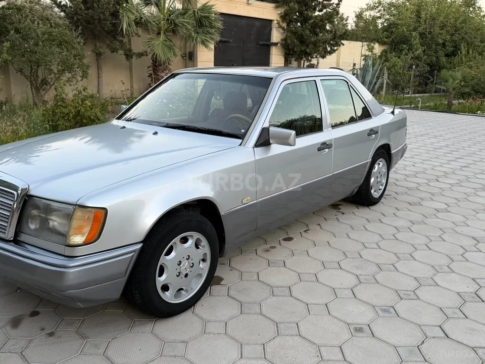 Mercedes 280 E — фото 2/4
