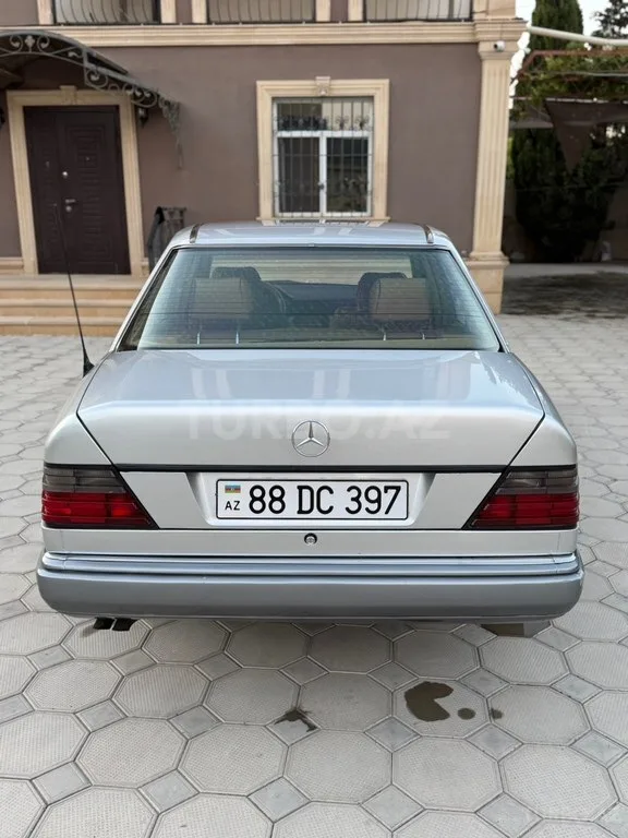Mercedes 280 E — фото 4/4