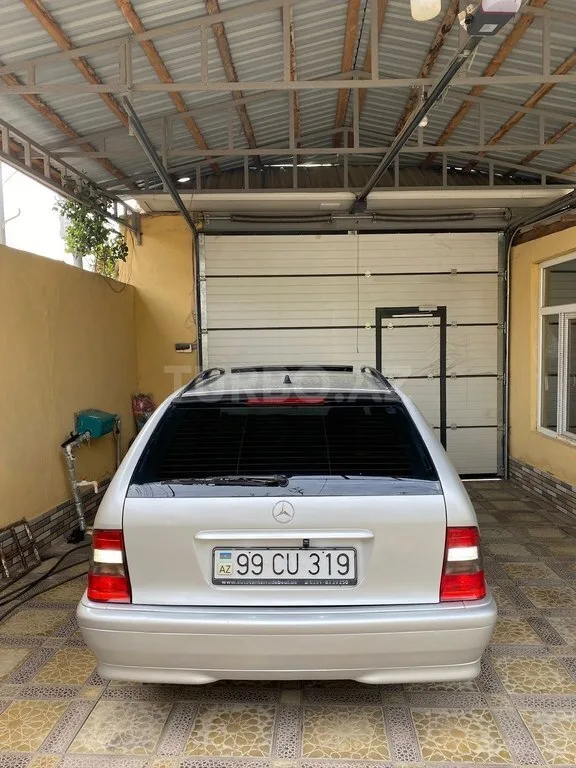 Mercedes C 200 — фото 4/4