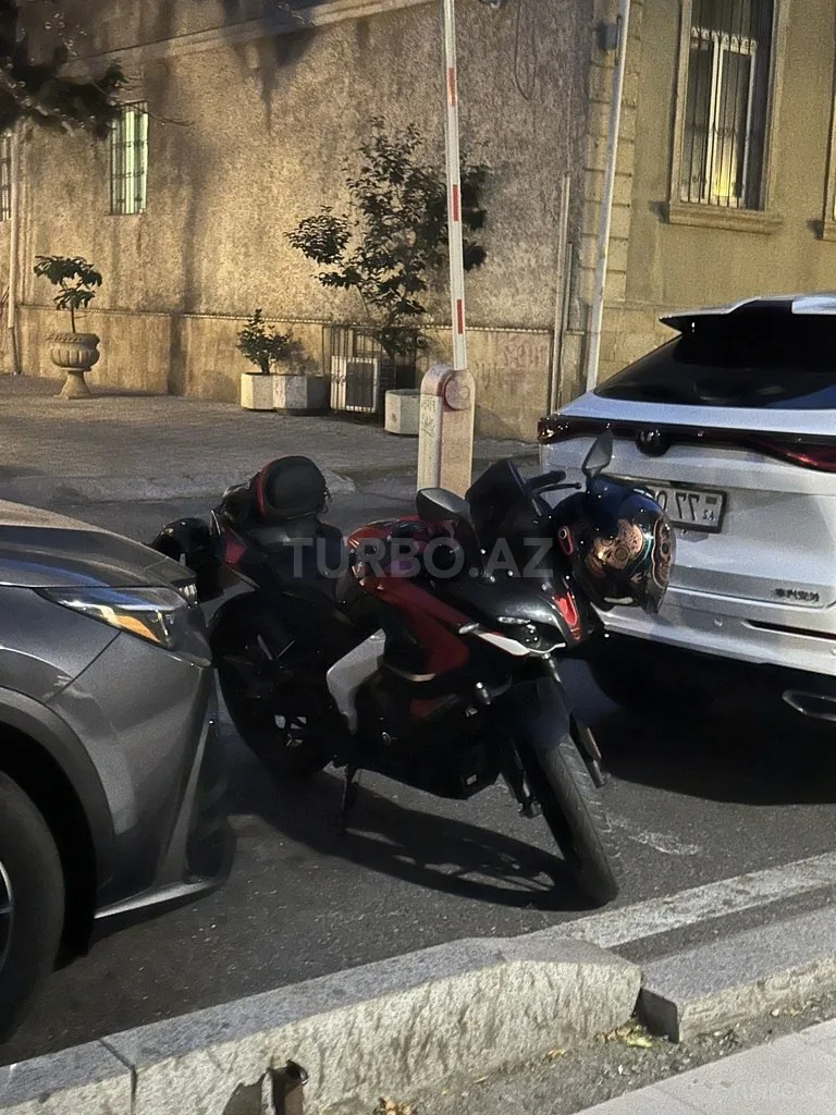Bajaj Pulsar RS 200 — фото 3/4