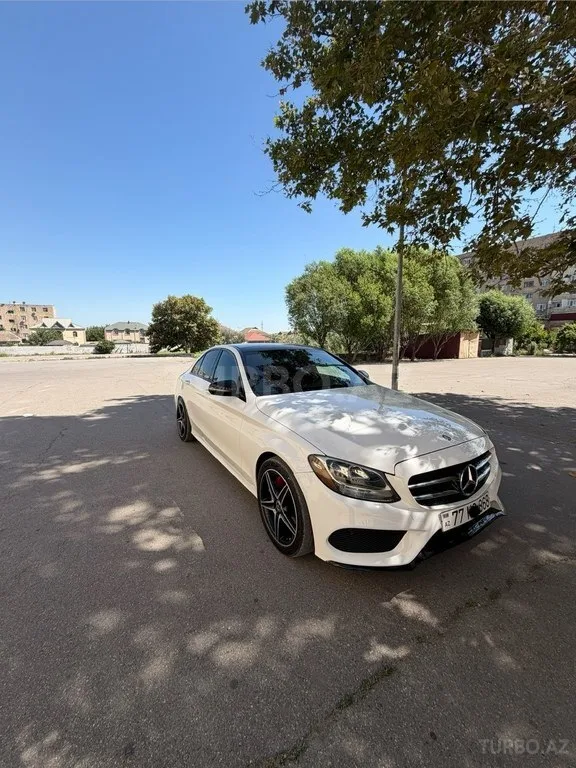 Mercedes C 300 4MATIC — фото 2/4