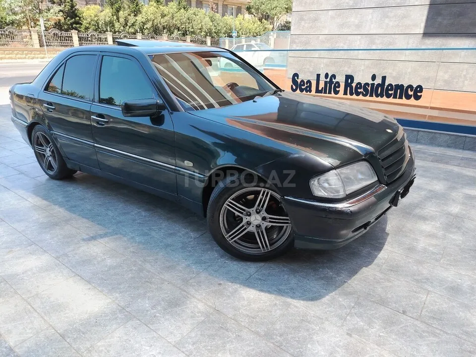 Mercedes C 180 — фото 2/4
