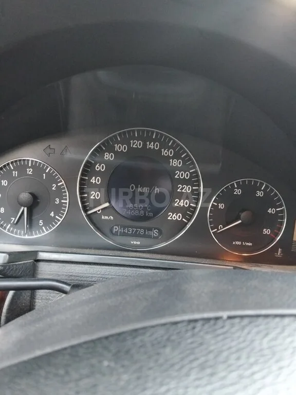 Mercedes E 270 — foto 2/4