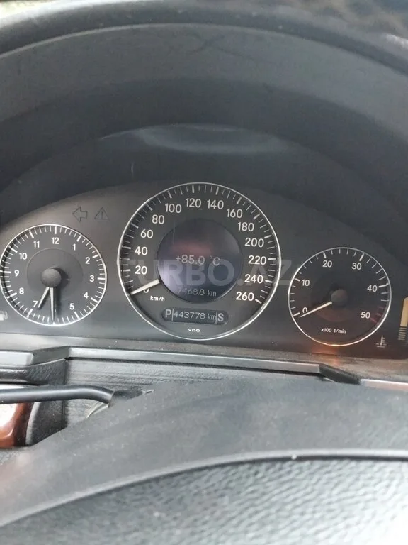 Mercedes E 270 — foto 3/4