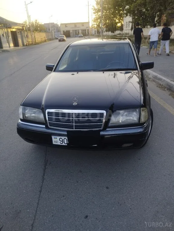 Mercedes C 280 — фото 1/4