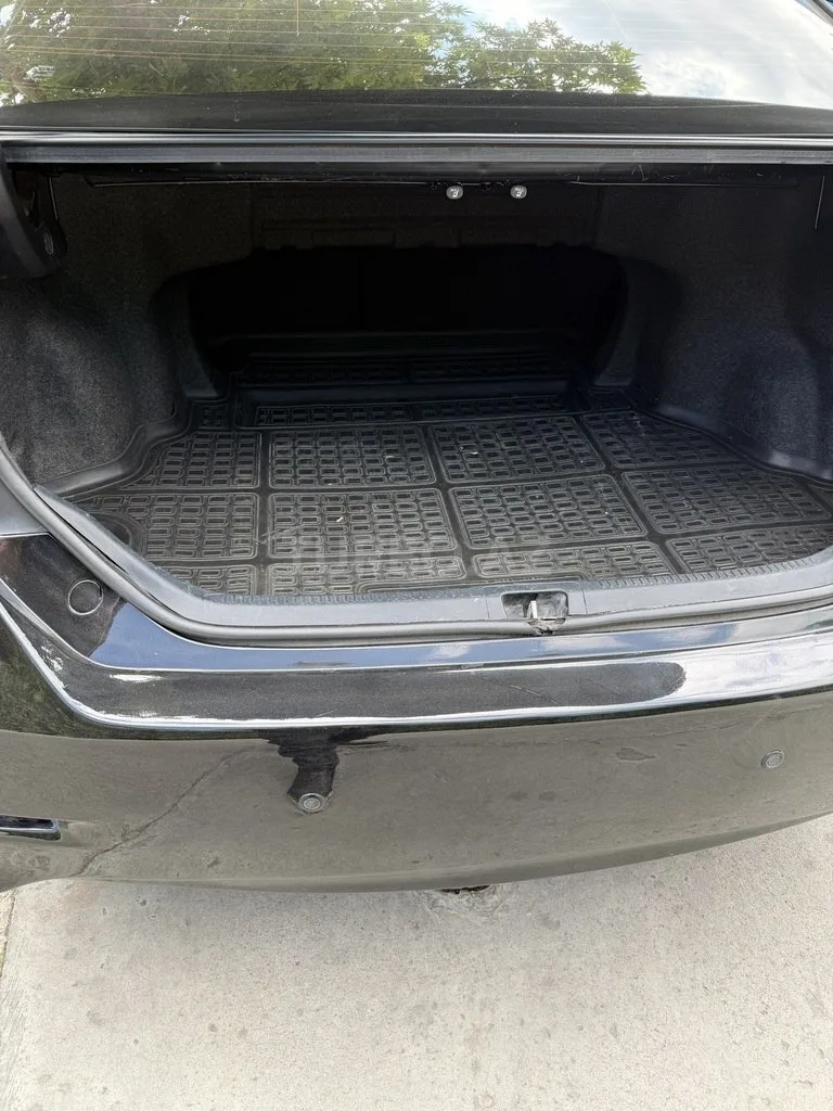 Toyota Camry — foto 2/4