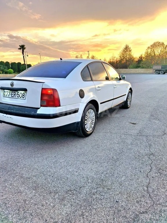 Volkswagen Passat — фото 3/4