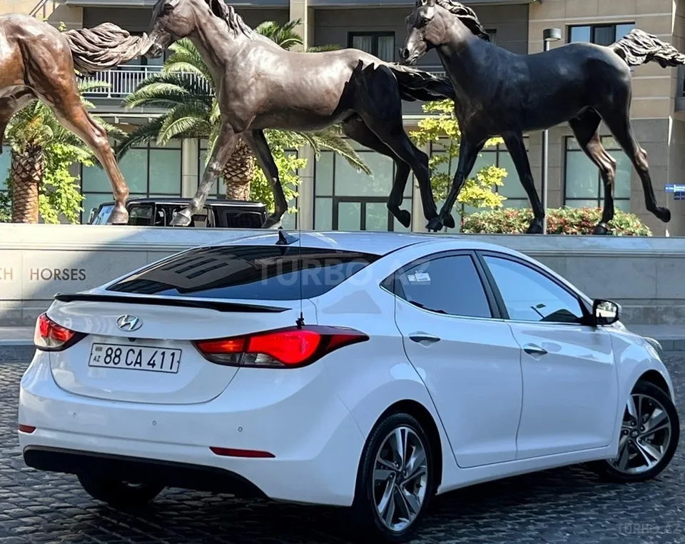 Hyundai Avante — фото 4/4
