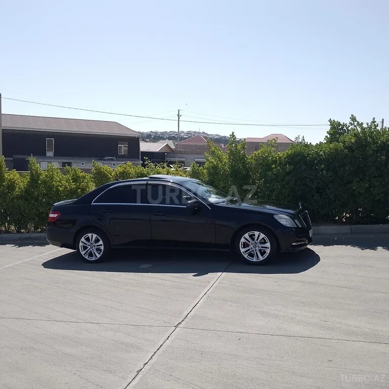 Mercedes E 220 — foto 2/4