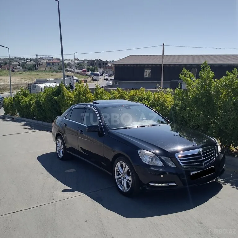 Mercedes E 220 — foto 3/4