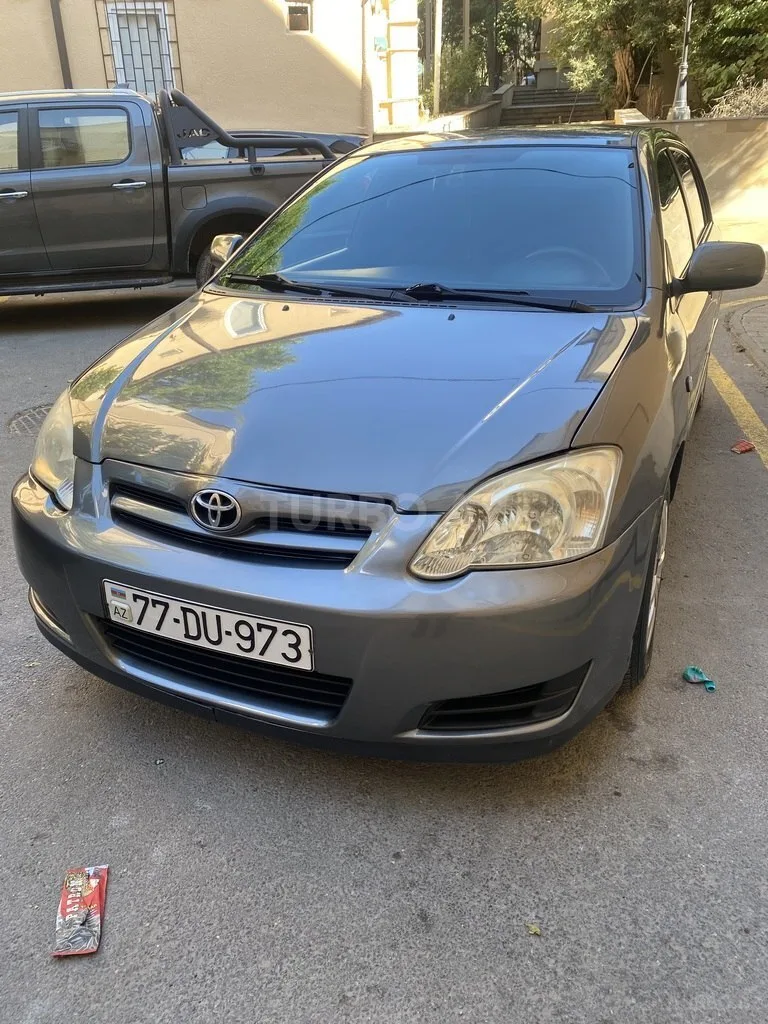 Toyota Corolla — foto 1/4